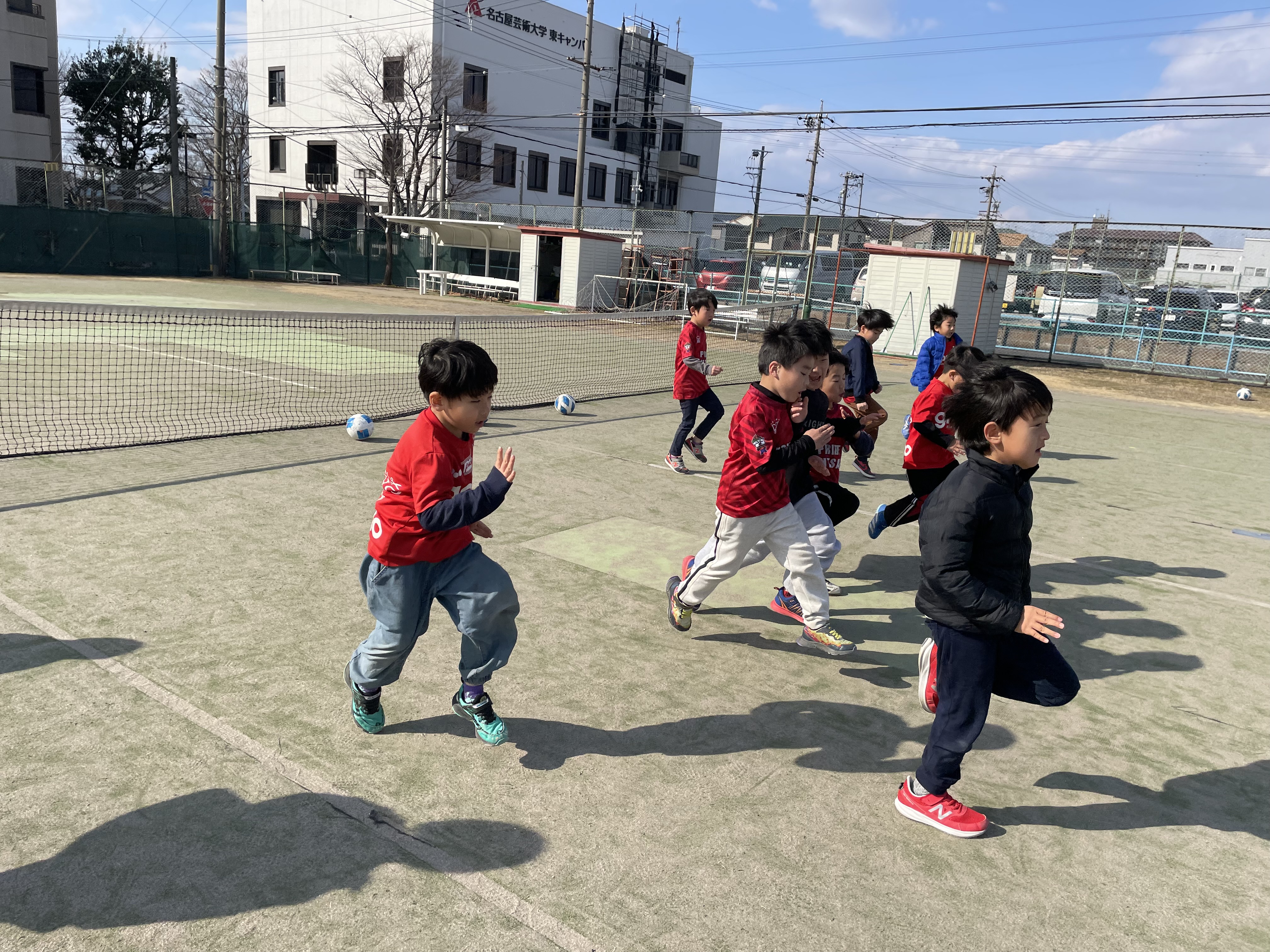 楽しみながら学ぼう！園児特別クラスでフットサル体験